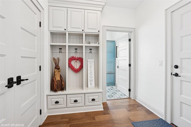 1811 SW Oak St, Ankeny, IA 50023 - mudroom with wood finished floors and baseboards