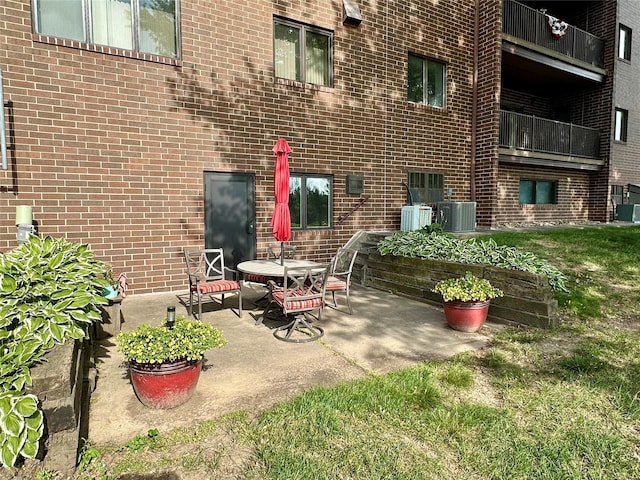 2005 Spring St Unit U203, Grinnell, IA 50112 - view of patio / terrace