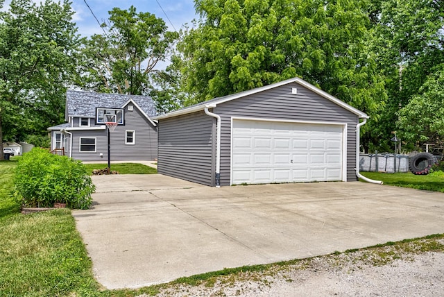 1229 9th St, Nevada, IA 50201 - view of detached garage