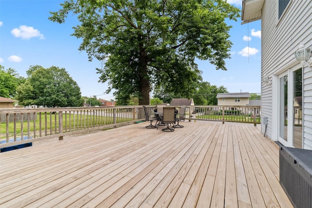 2800 E Douglas Ave, Des Moines, IA 50317 - wooden terrace with outdoor dining area
