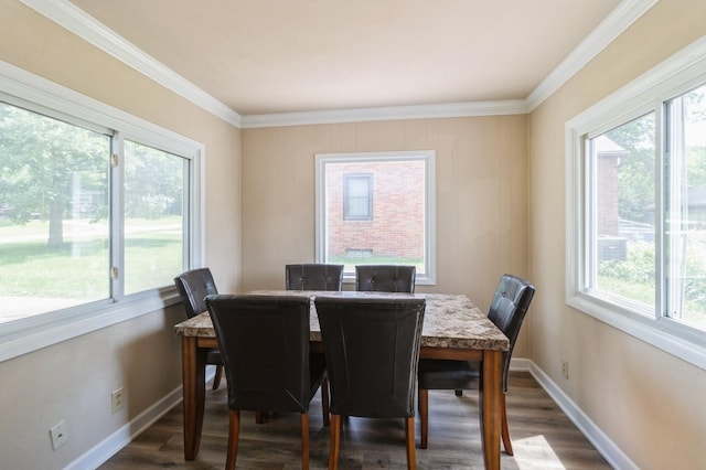 6420 Center St, Des Moines, IA 50312 - dining area with wood finished floors and crown molding