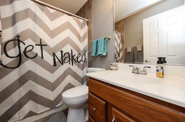 905 SE Meadowlark Dr, Grimes, IA 50111 - full bath featuring vanity and a shower with curtain