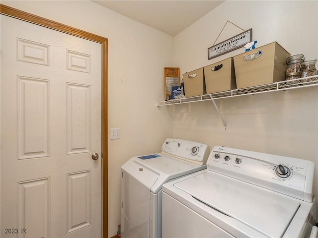 2005 E 1st Ave, Indianola, IA 50125 - laundry room with washer and dryer