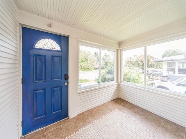 3324 Rollins Ave, Des Moines, IA 50312 - view of unfurnished sunroom