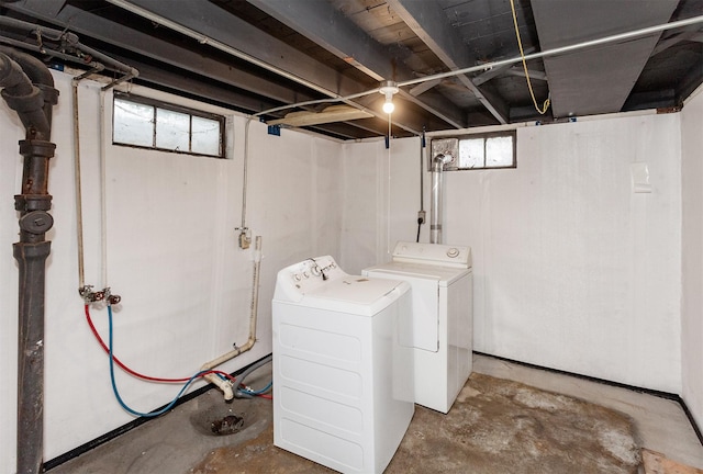 16 E Leach Ave, Des Moines, IA 50315 - laundry area with washer and clothes dryer