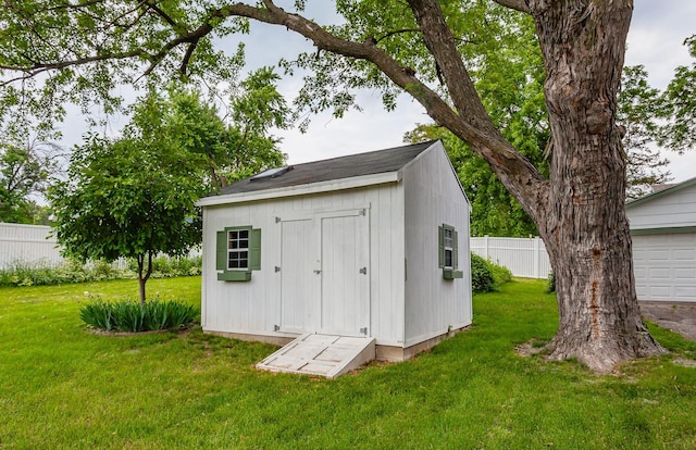 16 E Leach Ave, Des Moines, IA 50315 - view of shed