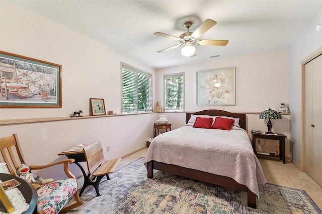 4210 Beaver Hills Dr, Des Moines, IA 50310 - carpeted bedroom featuring a closet and ceiling fan