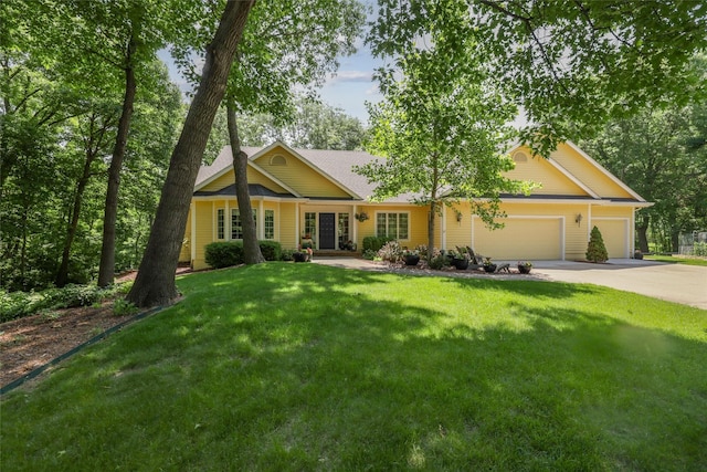 4210 Beaver Hills Dr, Des Moines, IA 50310 - ranch-style house featuring concrete driveway, a garage, and a front yard