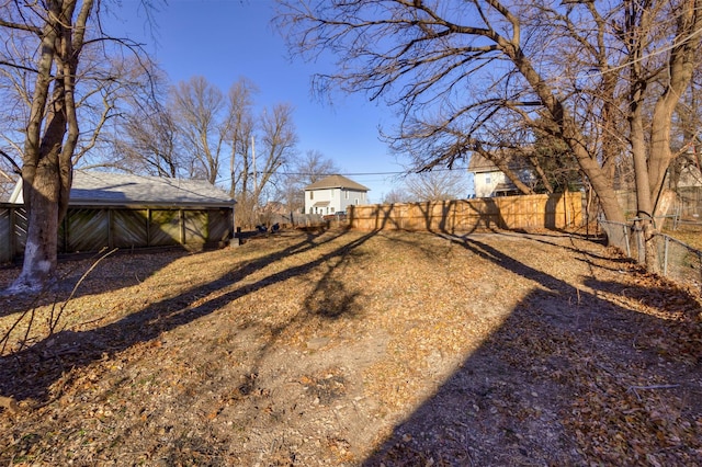 1332 E Sheridan Ave, Des Moines, IA 50316 - view of fenced backyard