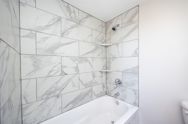 1332 E Sheridan Ave, Des Moines, IA 50316 - full bath featuring shower / bath combination and toilet