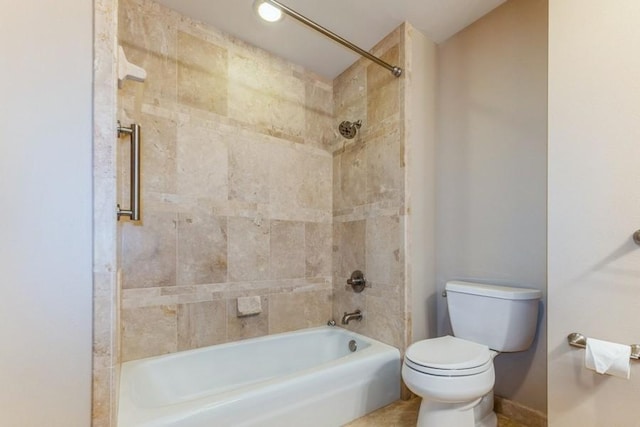 520 34th Pl, West Des Moines, IA 50265 - full bathroom featuring toilet and shower / washtub combination