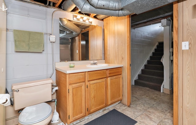 1808 60th St, Des Moines, IA 50322 - bathroom with vanity and toilet