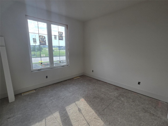 4617 Centennial Blvd, Urbandale, IA 50323 - unfurnished room with baseboards