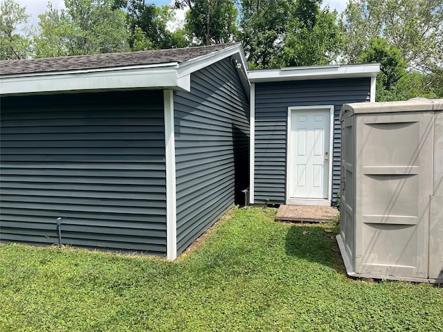 4301 43rd St, Des Moines, IA 50310 - view of outbuilding