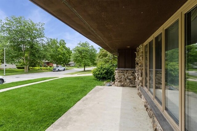 2907 Northwood Dr, Ames, IA 50010 - view of green lawn