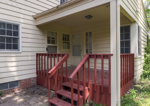5800 Pleasant Dr, Des Moines, IA 50312 - wooden terrace featuring a patio