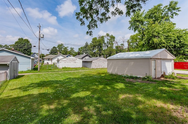 3308 Cambridge St, Des Moines, IA 50313 - view of yard with an outdoor structure
