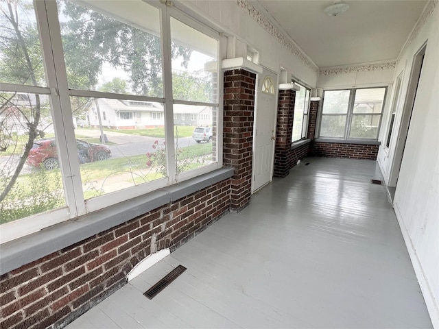 702 W 6th St S, Newton, IA 50208 - view of unfurnished sunroom