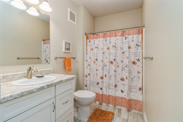 1250 SW Magazine Rd Unit 215, Ankeny, IA 50023 - bathroom with vanity and curtained shower