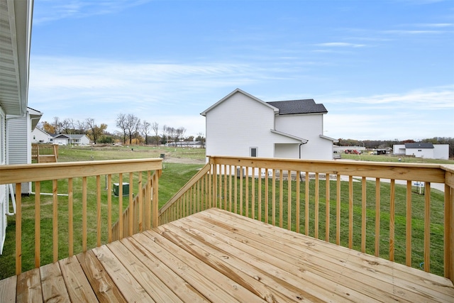 4400 Honey Bee Rdg, Des Moines, IA 50317 - deck featuring a lawn