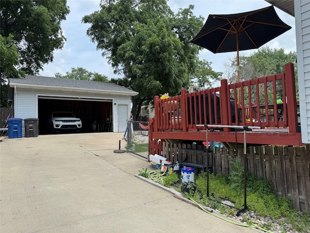 1105 Bundy St, Des Moines, IA 50315 - view of detached garage