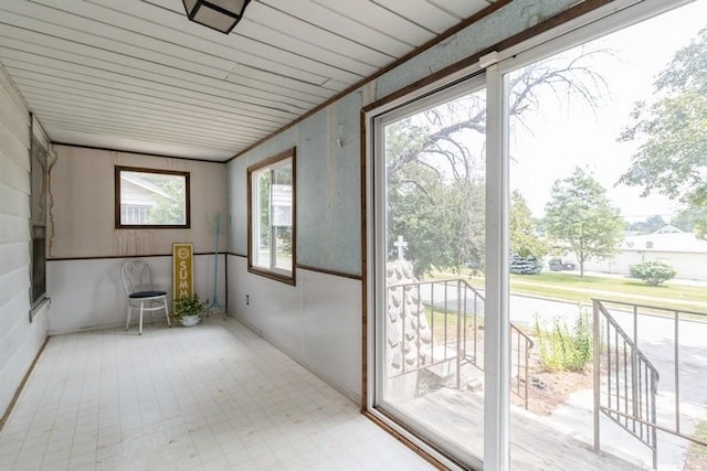 1236 York St, Des Moines, IA 50316 - view of unfurnished sunroom