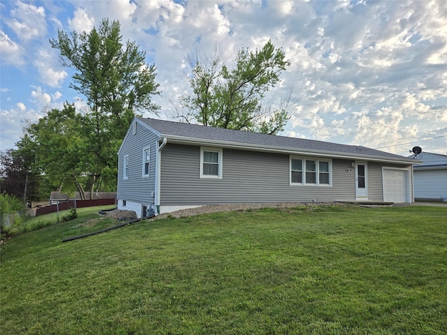 335 Palomino Pkwy, Des Moines, IA 50320 - view of front of home with an attached garage