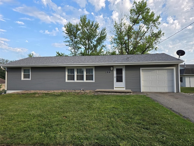 335 Palomino Pkwy, Des Moines, IA 50320 - ranch-style home featuring a garage, a front lawn, and driveway
