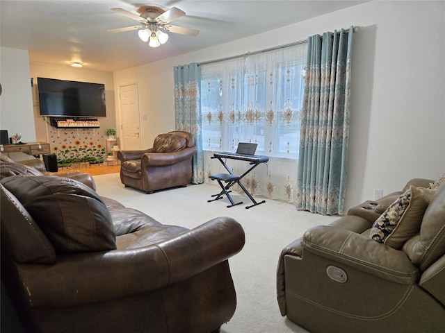 335 Palomino Pkwy, Des Moines, IA 50320 - carpeted living area featuring ceiling fan