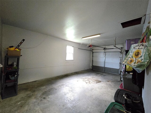 335 Palomino Pkwy, Des Moines, IA 50320 - garage with a garage door opener