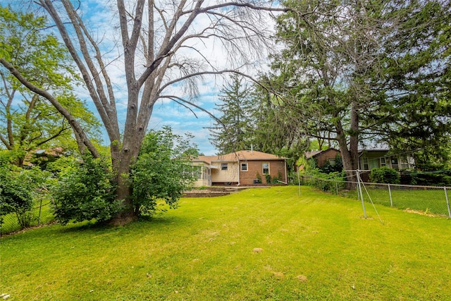 4008 Douglas Ave, Des Moines, IA 50310 - view of yard