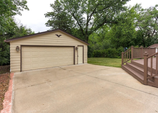 2217 Meadow Ln, West Des Moines, IA 50265 - view of detached garage