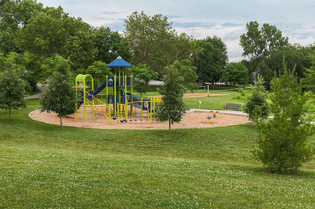 2217 Meadow Ln, West Des Moines, IA 50265 - community play area with a lawn