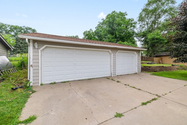 2316 SE 17th St, Des Moines, IA 50320 - view of detached garage