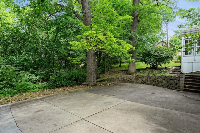 2625 38th St, Des Moines, IA 50310 - view of patio / terrace