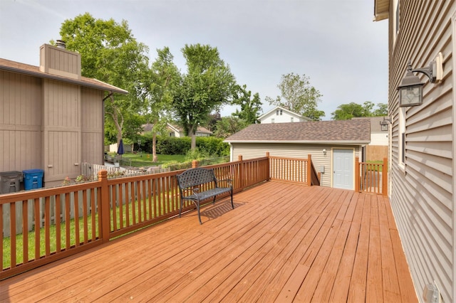 3948 43rd St, Des Moines, IA 50310 - view of wooden terrace