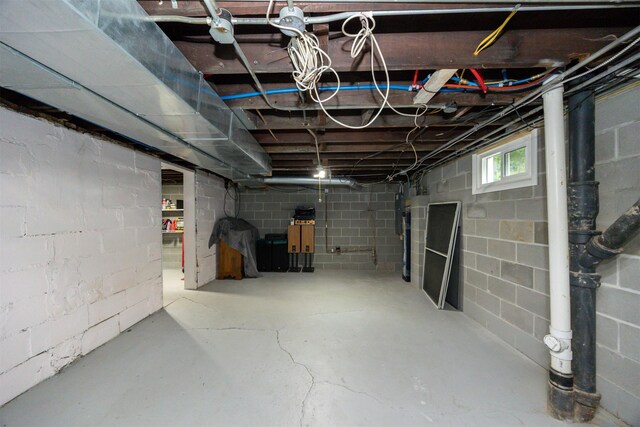 2418 Terrace Rd, Des Moines, IA 50312 - view of below grade area