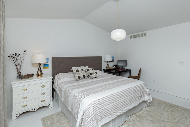 21 E Payton Ave, Des Moines, IA 50315 - bedroom featuring lofted ceiling and light colored carpet