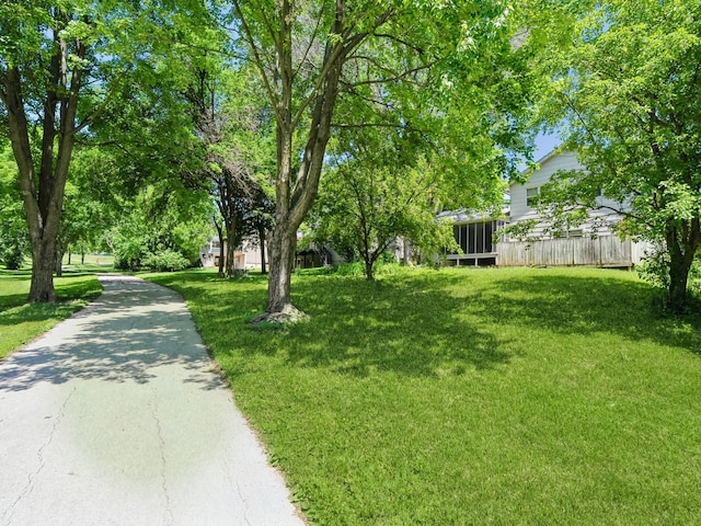 904 52nd St, West Des Moines, IA 50265 - view of yard
