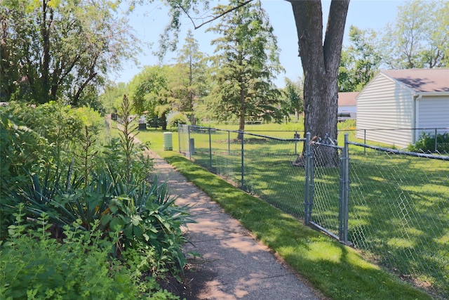 506 12th Ave NW, Altoona, IA 50009 - view of yard with a gate