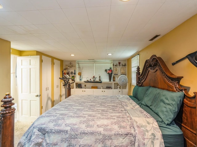 110 E 20th St N, Newton, IA 50208 - bedroom with carpet flooring