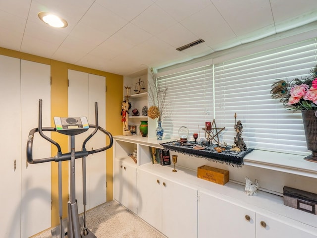 110 E 20th St N, Newton, IA 50208 - bar with speckle patterned floor
