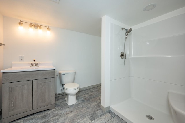 5514 SE 24th St, Des Moines, IA 50320 - bathroom with a shower and vanity