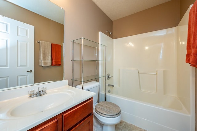 5514 SE 24th St, Des Moines, IA 50320 - full bath with vanity, washtub / shower combination, and tile patterned floors