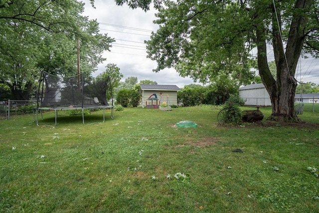 331 E 24th St N, Newton, IA 50208 - view of yard featuring a trampoline