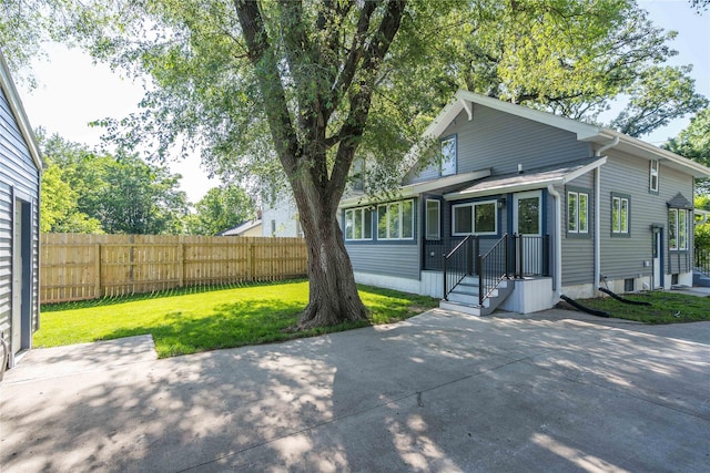 2715 Center St, Des Moines, IA 50312 - view of front of property featuring a patio