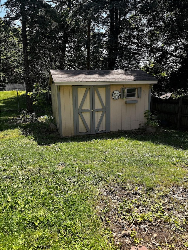 815 Knob Hill Dr, Des Moines, IA 50317 - view of shed