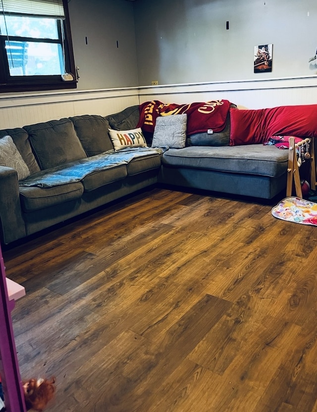 815 Knob Hill Dr, Des Moines, IA 50317 - living area with wood finished floors