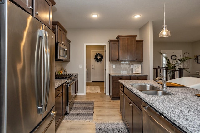 820 Sandstone Pt, Waukee, IA 50263 - photo 14