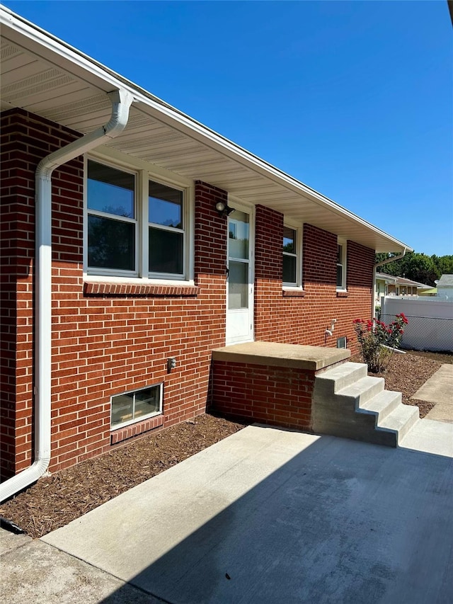 2327 Glenbrook Dr, Des Moines, IA 50316 - view of patio